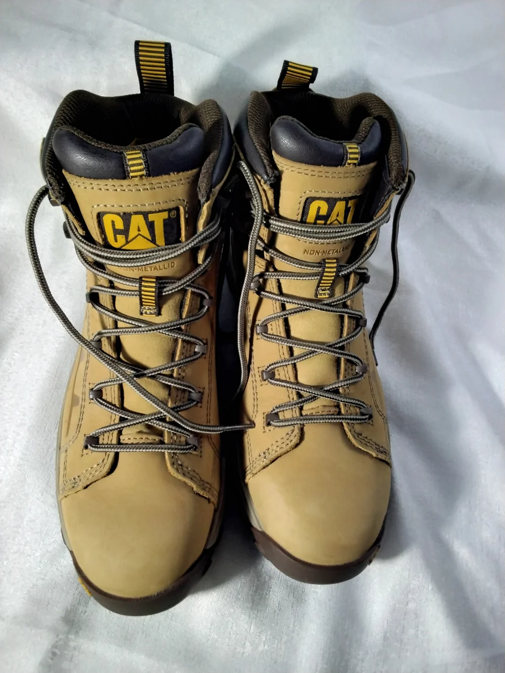 Caterpillar sturdy boots